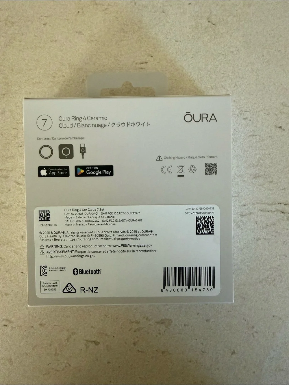 Oura Ceramic Ring 4 in Cloud White